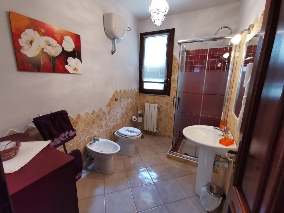 B&B Gianni E Pia Luogosanto Exterior photo