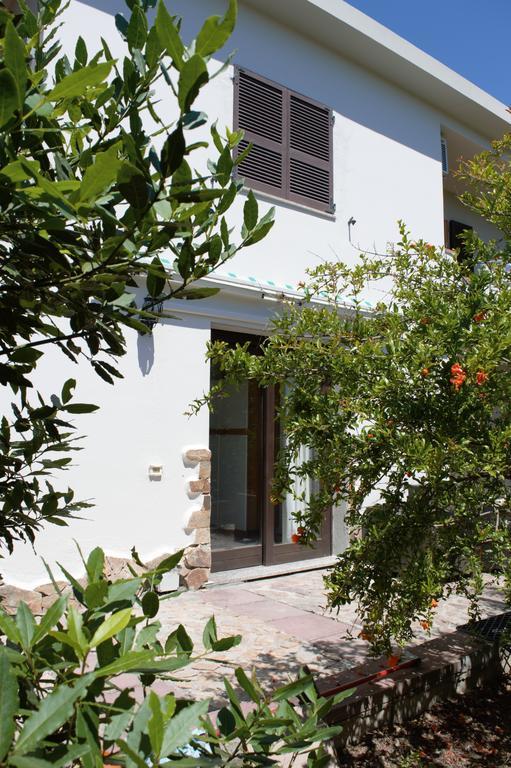 B&B Gianni E Pia Luogosanto Exterior photo