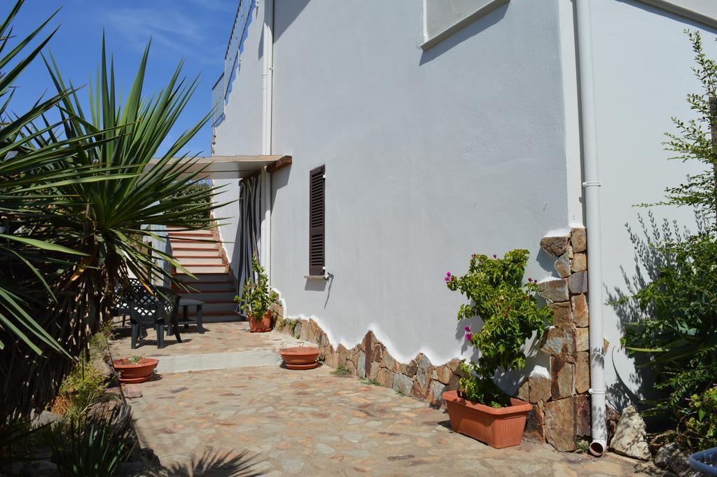 B&B Gianni E Pia Luogosanto Exterior photo