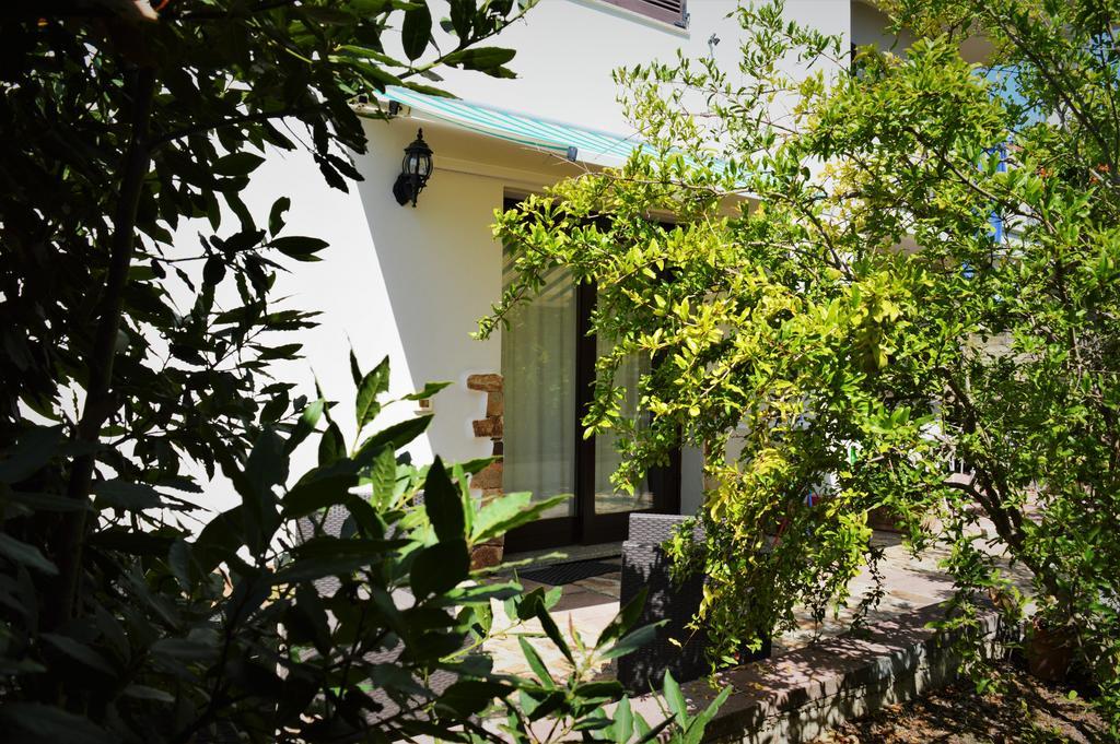 B&B Gianni E Pia Luogosanto Exterior photo