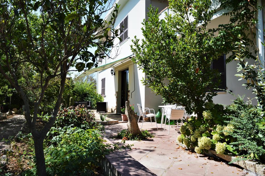 B&B Gianni E Pia Luogosanto Exterior photo