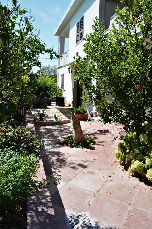 B&B Gianni E Pia Luogosanto Exterior photo