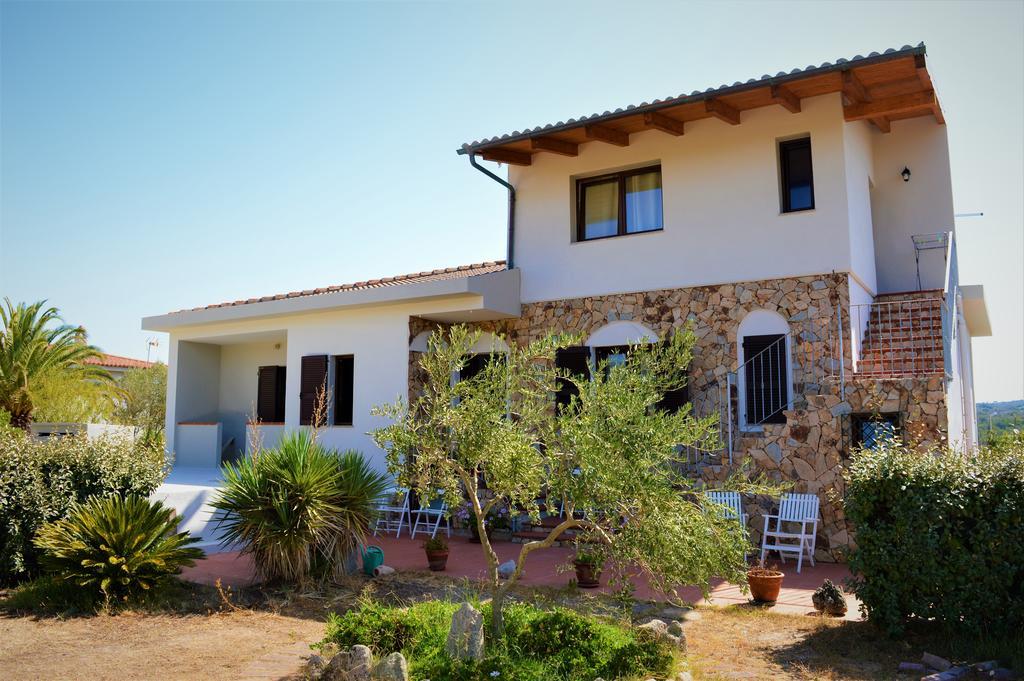 B&B Gianni E Pia Luogosanto Exterior photo