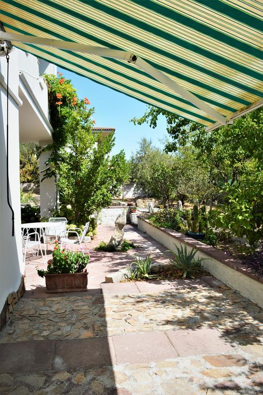 B&B Gianni E Pia Luogosanto Exterior photo